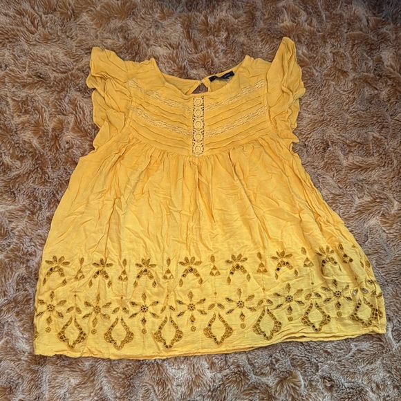 American Eagle Charming Yellow mustard Women top with Embroidered Details size M - Picture 1 of 11
